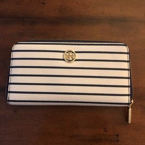 Tory Burch Bags - Tory Burch Wallet Tory Burch Bags - Tory Burch Wallet